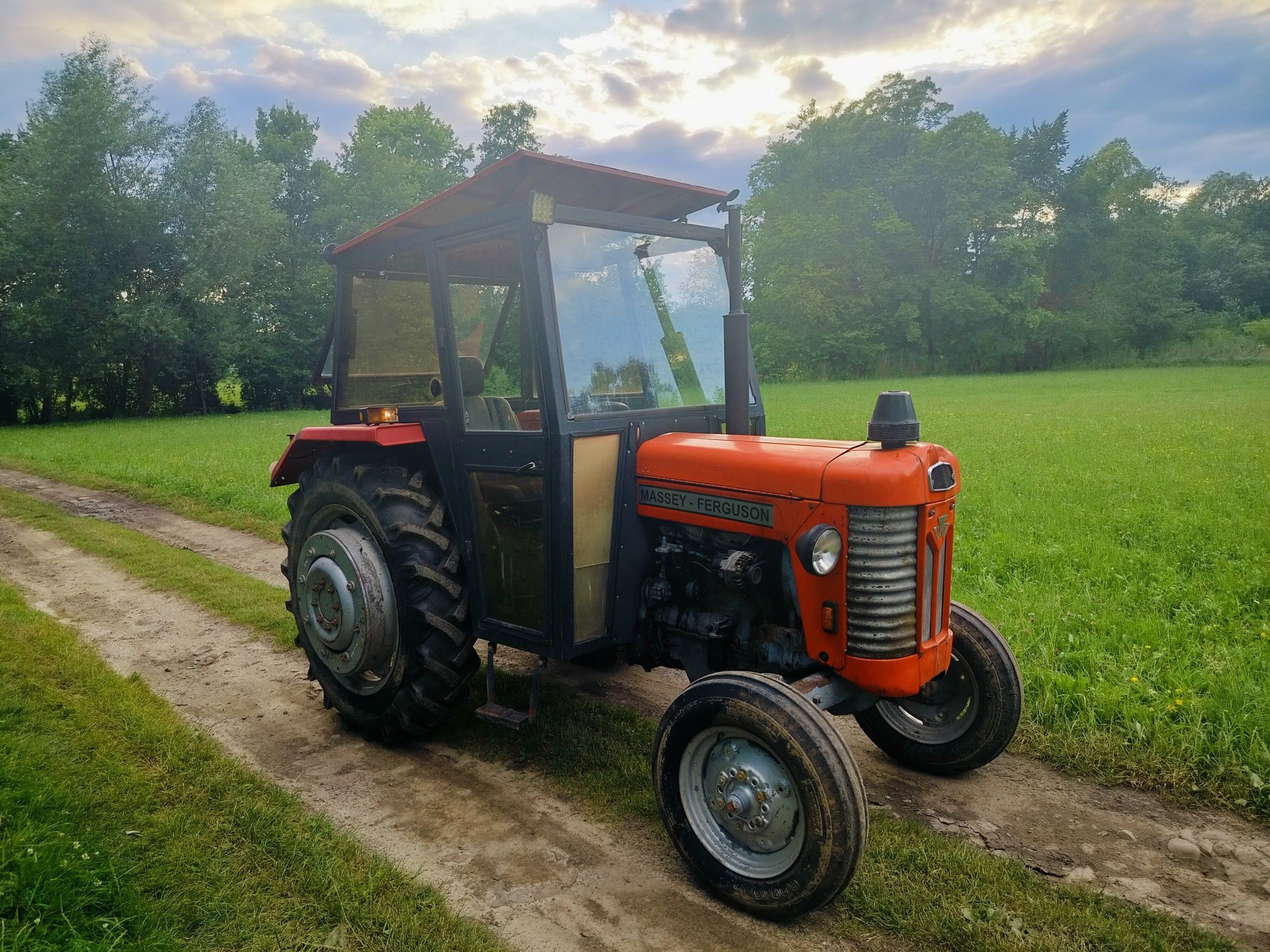 Ciągnik Massey Ferguson 65 wspomaganie, nowe opony 4perkins 255 ursus