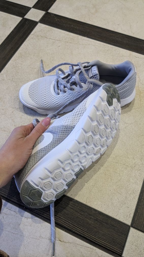 Жіночі кросівки Nike running, 36 розмір