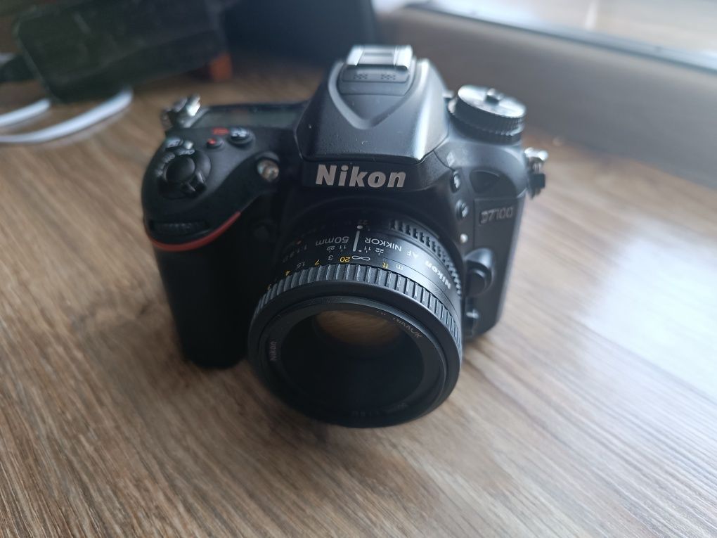 Фотоаппарат зеркальный Nikon d7100 пробег 12500, сумка, скидка 50%