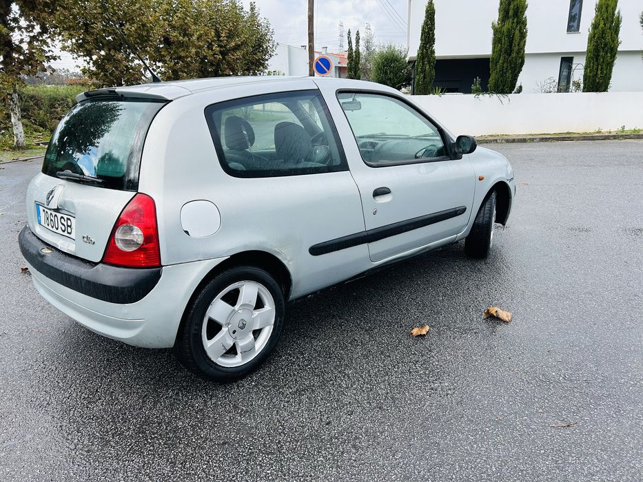 Renault clio 1.5dci 5 lugares ano 2001
