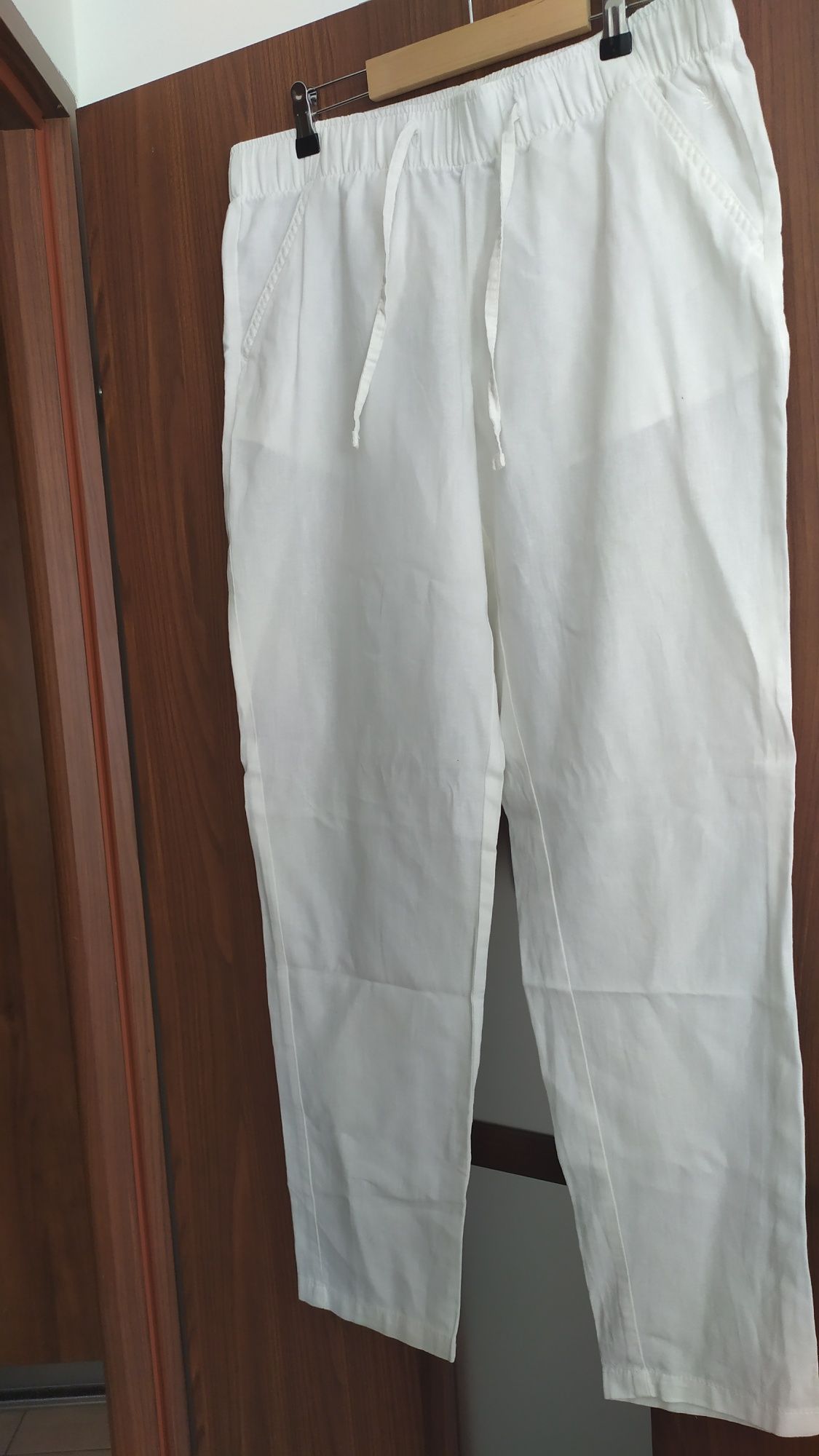 Spodnie z dodatkiem lnu Esmara, 40, białe
