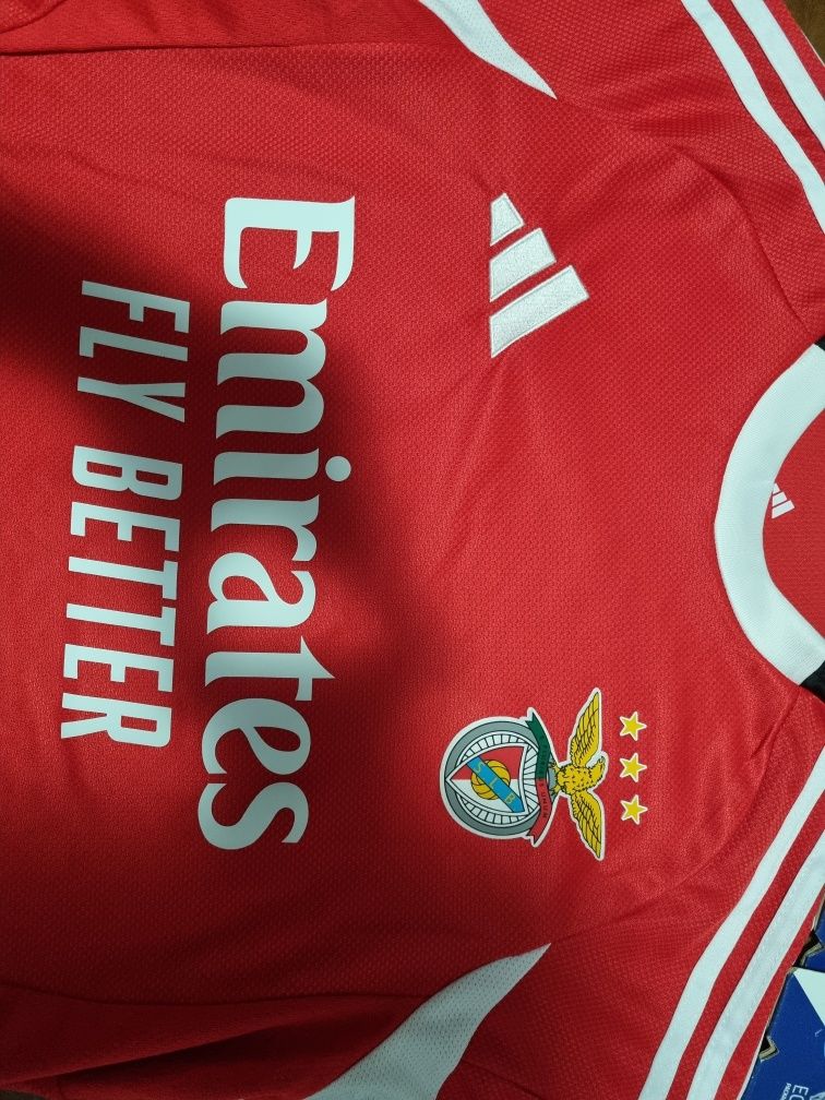 Camisola principal Benfica 25/26
