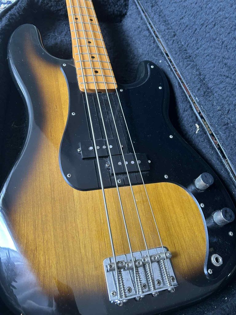 Fender Precision Bass made in japan + case