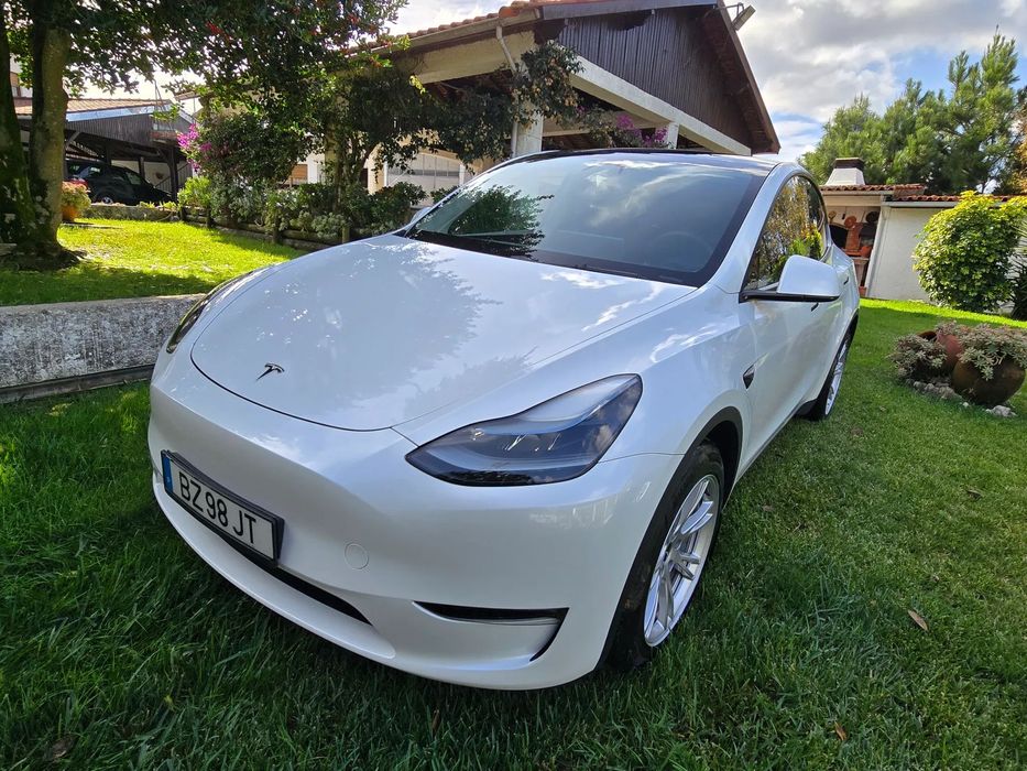 Tesla Model Y Long Range Dual Motor AWD