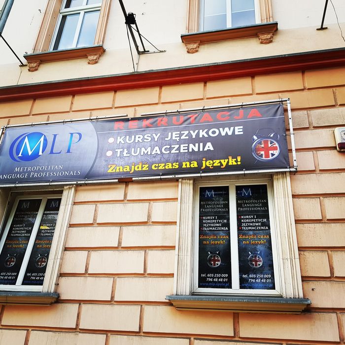 Tłumacz angielskego niemieckiego rosyjskiego chińskiego czeskiego