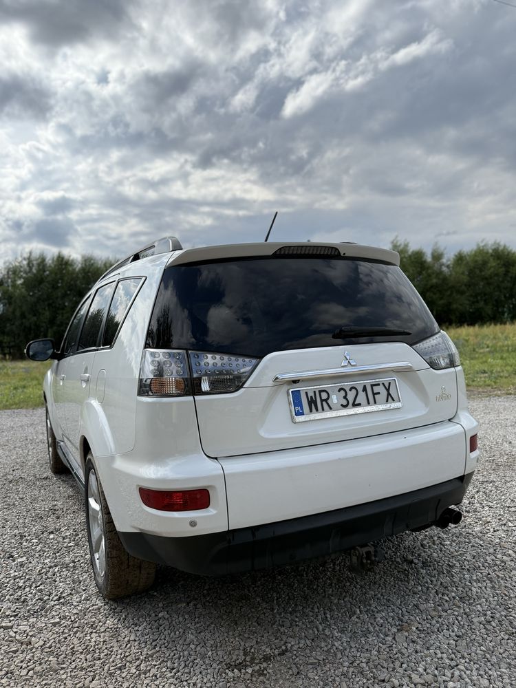 Mitsubishi Outlander II 2011 2.2 did Mivec 7 osobowy, full opcja
