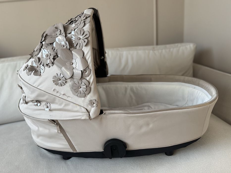 Gondola Cybex Mios Simply Beige flowers