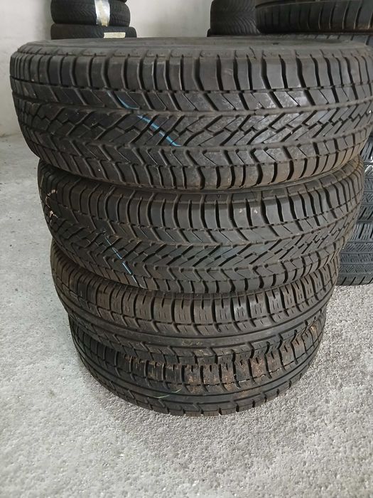 4 Pneus 175/80R14 seminovos