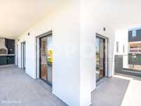 T3 recente com Piscina, Garagem e Arrecadação