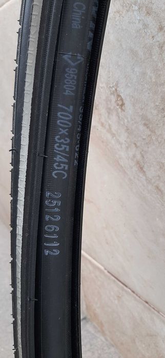 Par de Pneus Vittoria Randonneur 700x35c