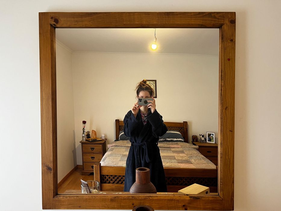 Espelho em madeira maciça 1m x 1m