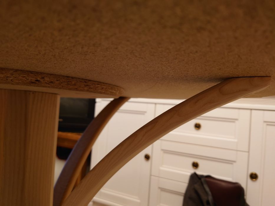 Стол декоративный с массива ясеня (под заливку )