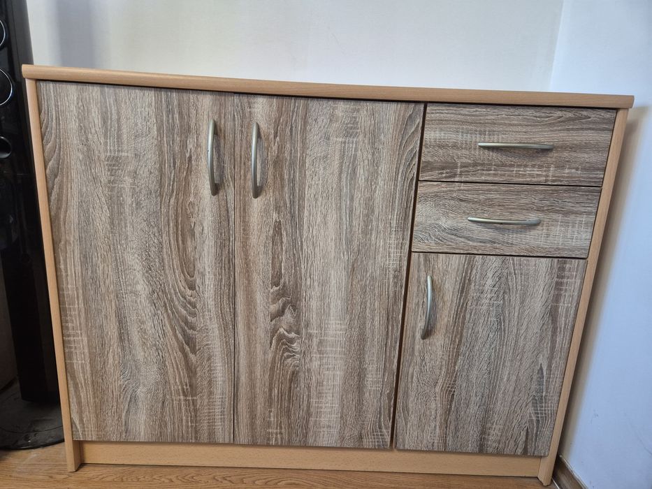 Komoda z półkami i szufladami