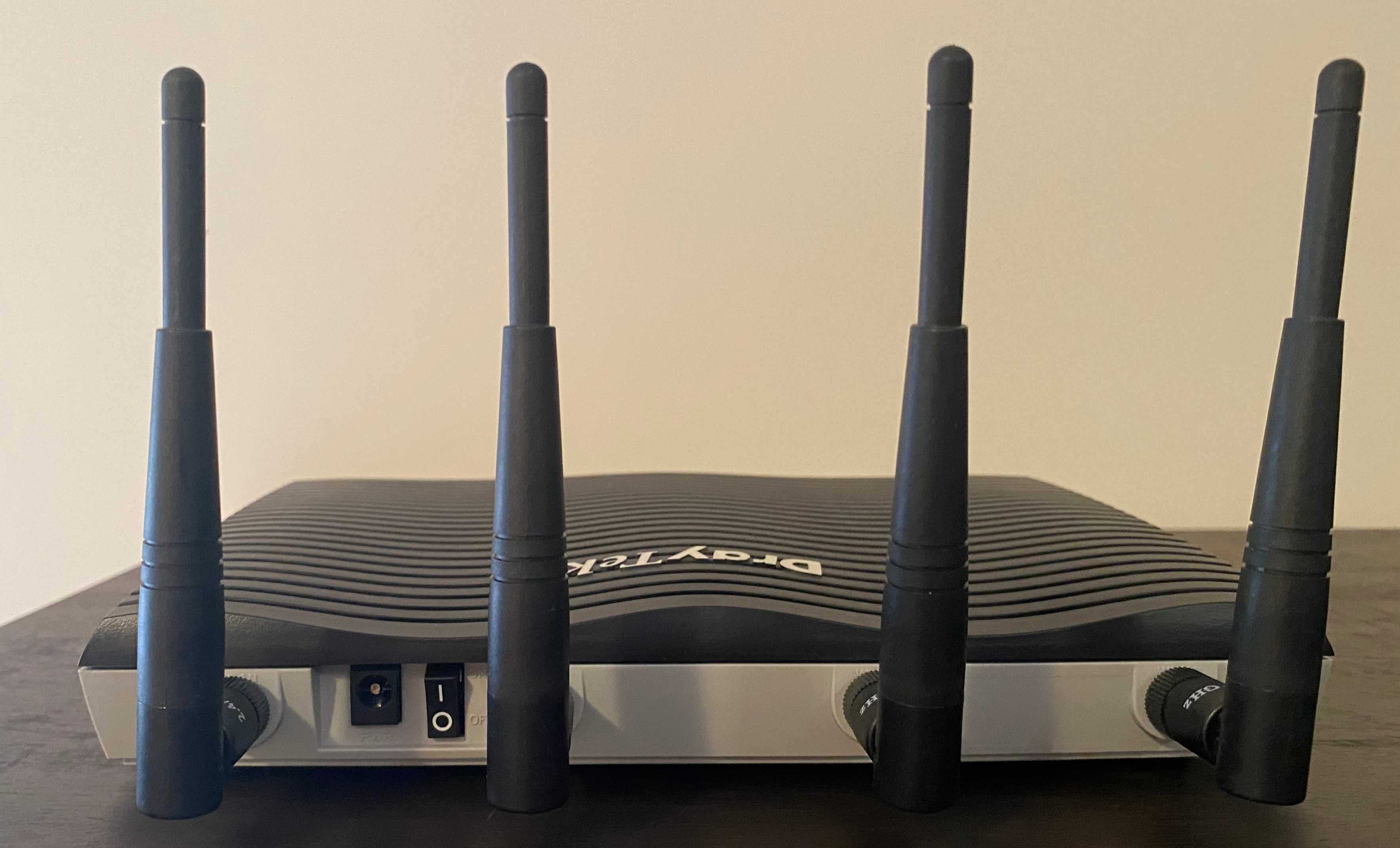 Router Profissional DrayTek Vigor 2926ac Wi-Fi AC Dual WAN