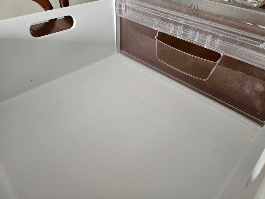 Gaveta de arca congeladora vertical Indesit