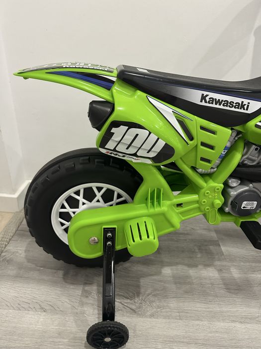 Moto infantil como nova