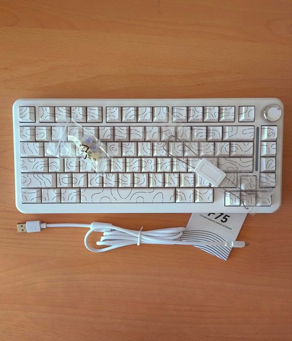 Teclado Gamer FreeWolf F75