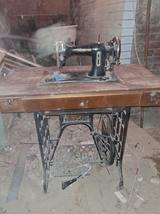 Швейная машина Минерва