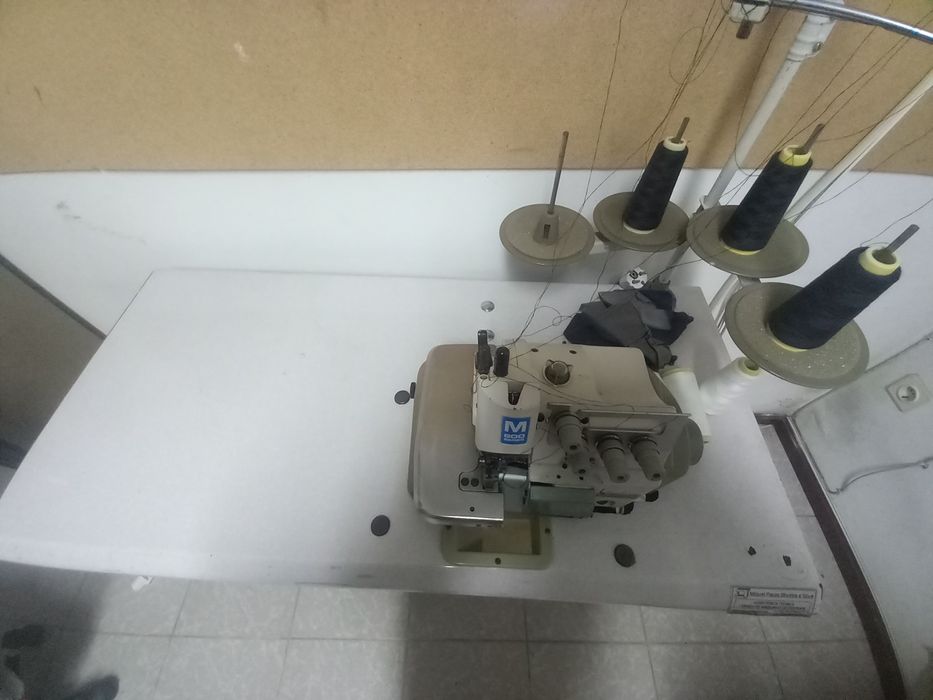 Maquina de corte e cose