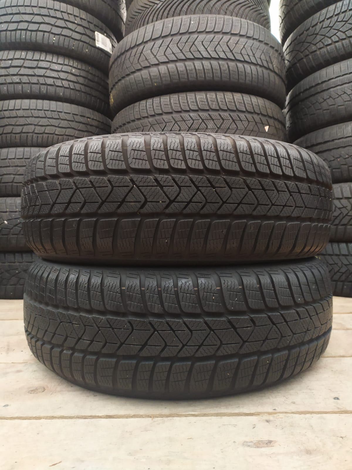 2 sztuki opony zimowe 205/60/17 93H Pirelli