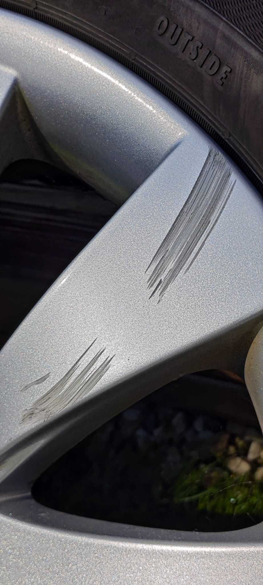 Felgi BMW Styling 250 18″ + opony Continental zimowe – komplet