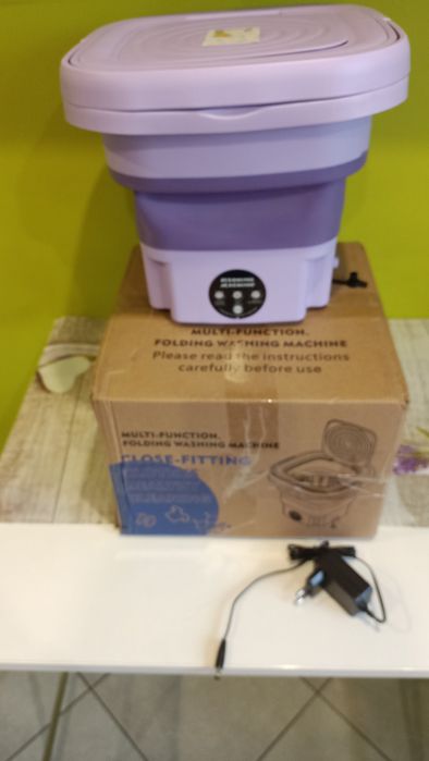 Pralka turystyczna 8 litrów, możliwość załadunku 1,1 kg.