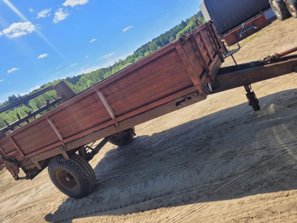 Rozrzutnik 3.5t gotowy do pracy