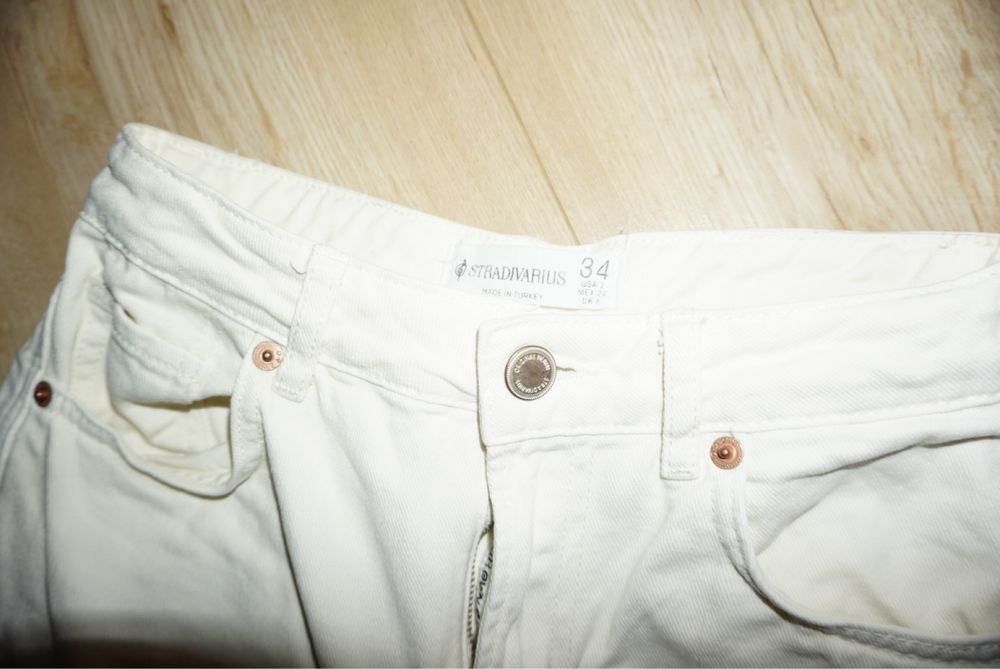Жіночі джинси stradivarius
