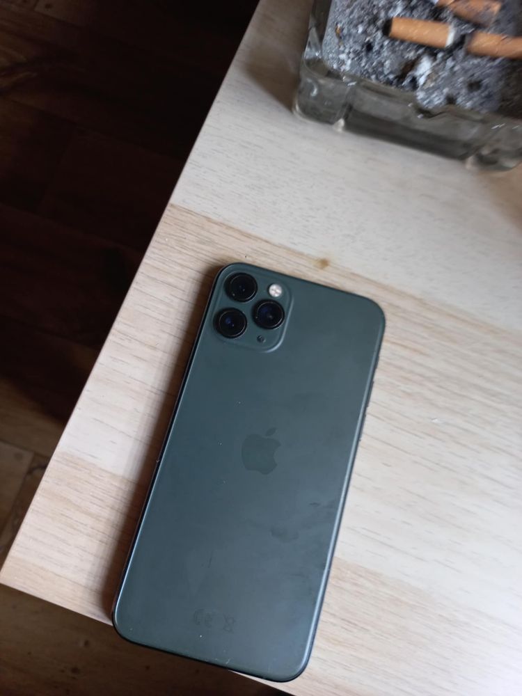 Iphone 11 Pro w kolorze nocna zielen