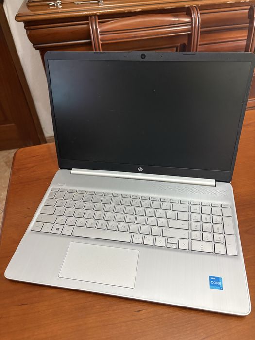 Portátil HP i3 11th Gen 8GB/128GB Nvme