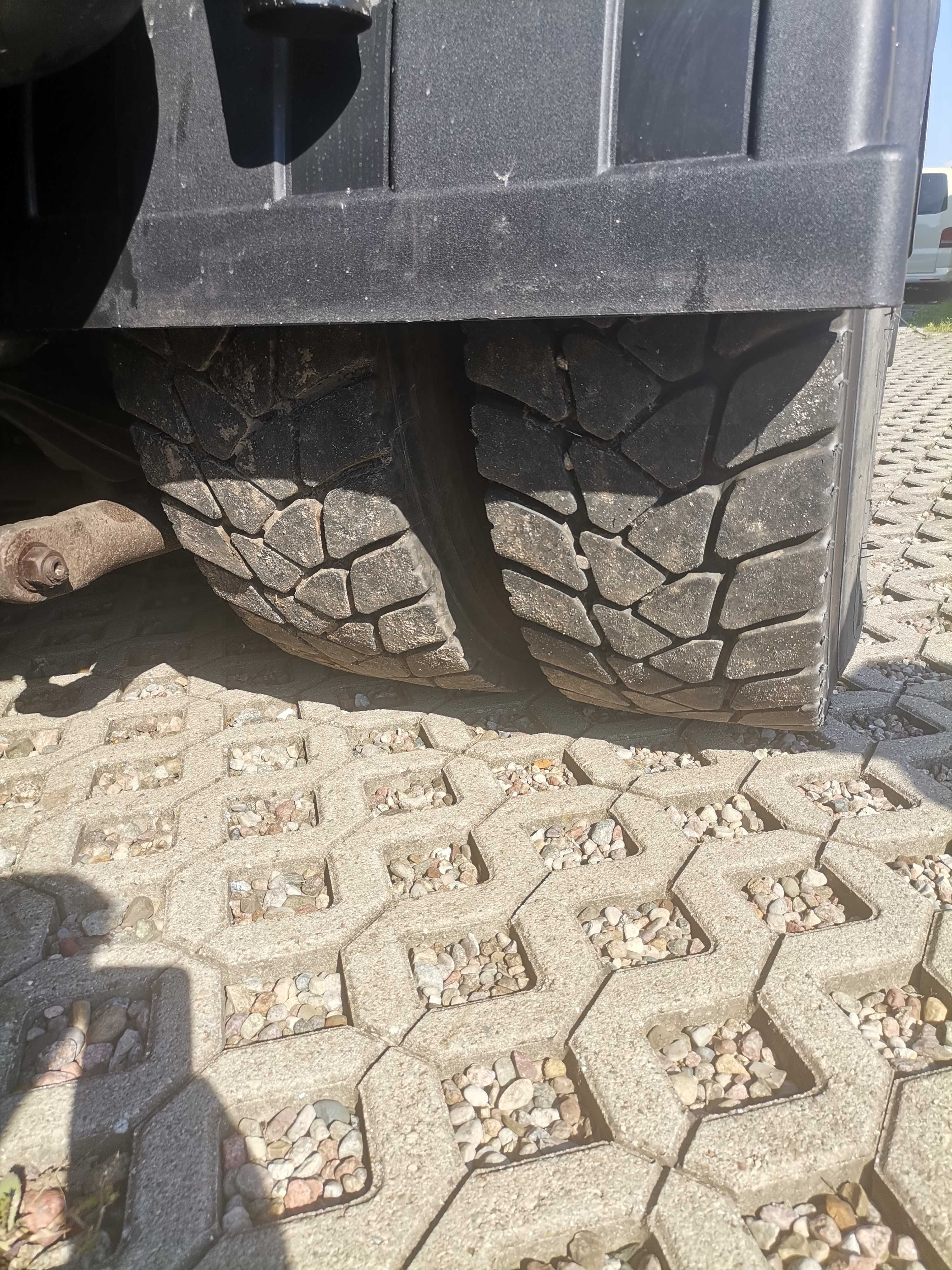 Samochód asenizacyjny Volvo FM300