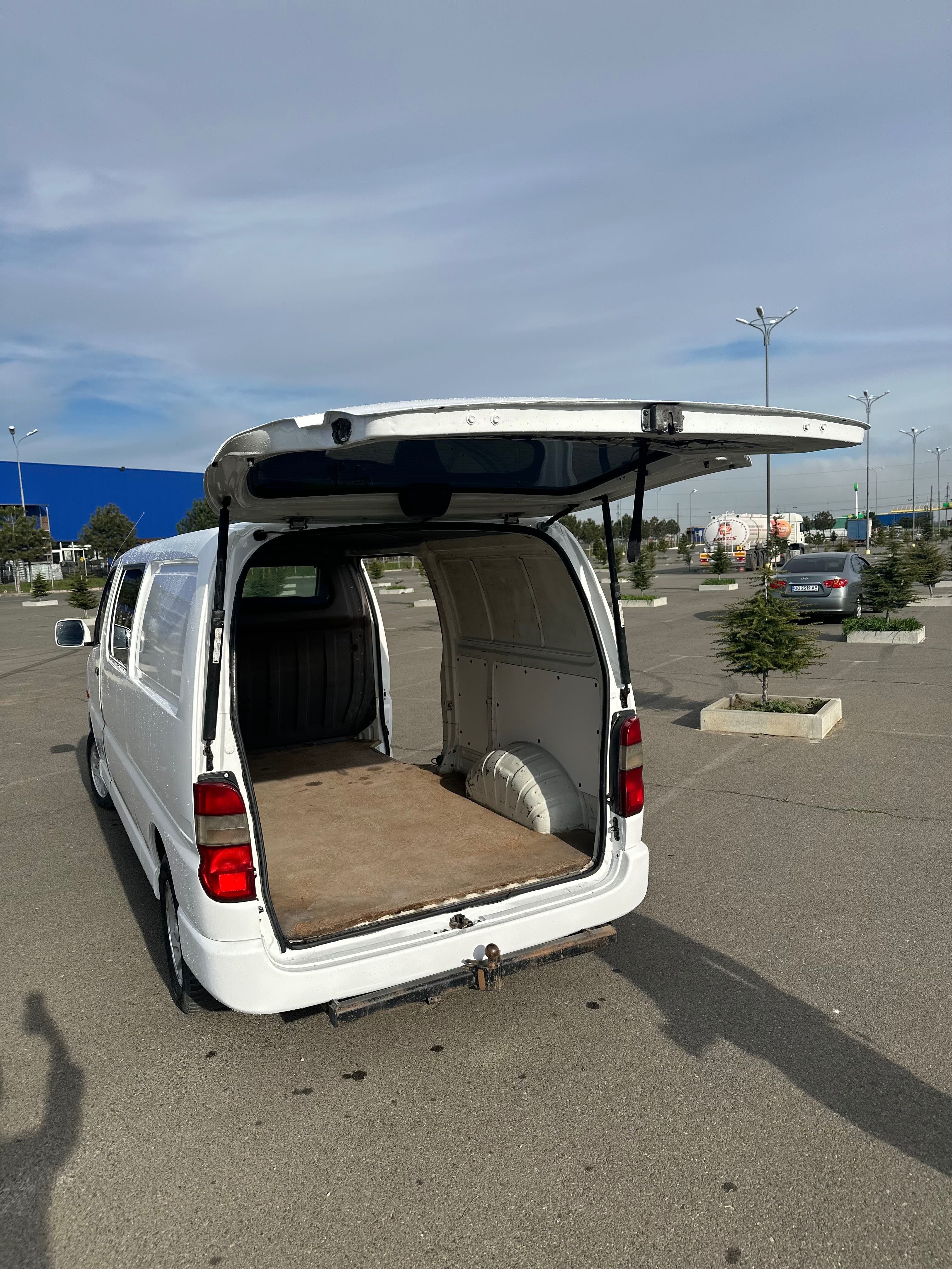 Продам Toyota Hiace