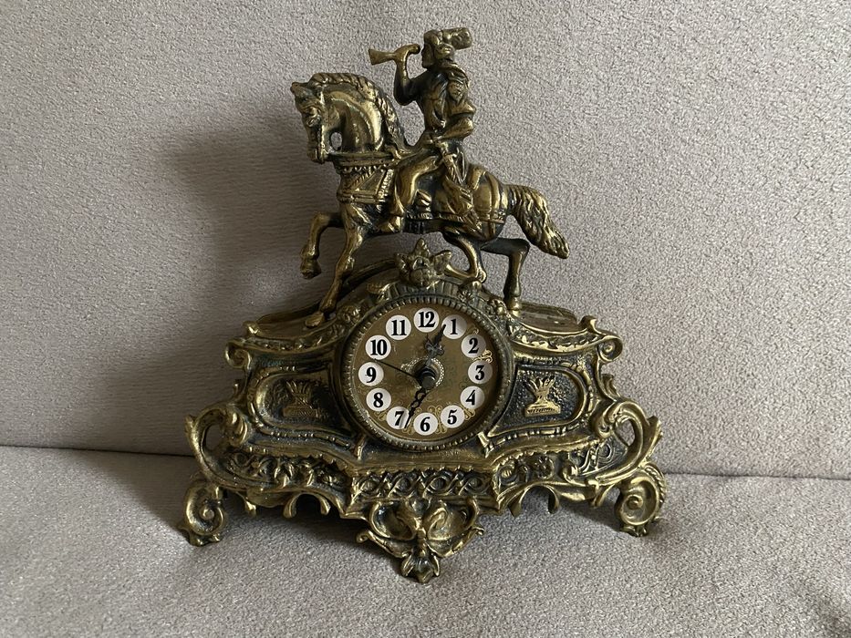 ozdobny zegar kominkowy