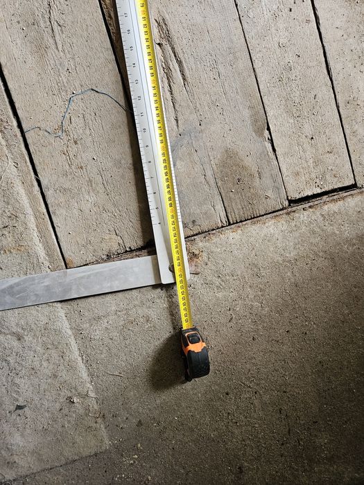 Sprzedam kątownik 1.2m×1.2m duży