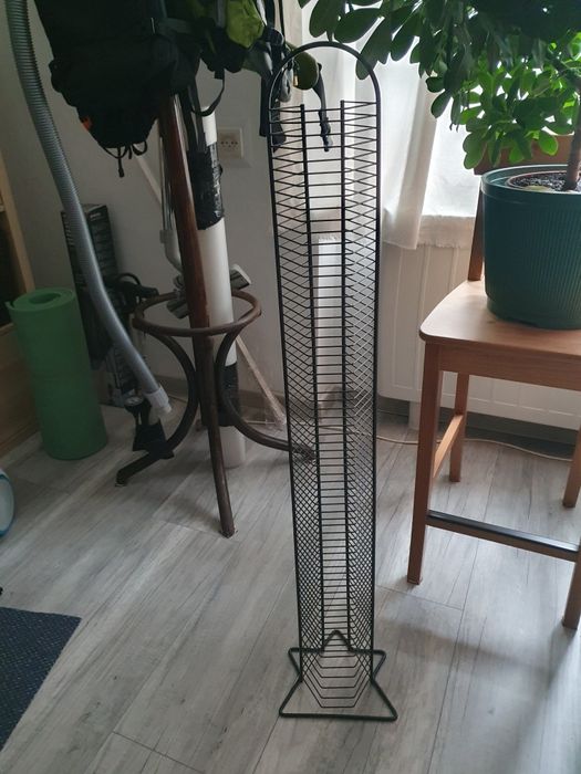 Stojak na CD metalowy czarny bez wad