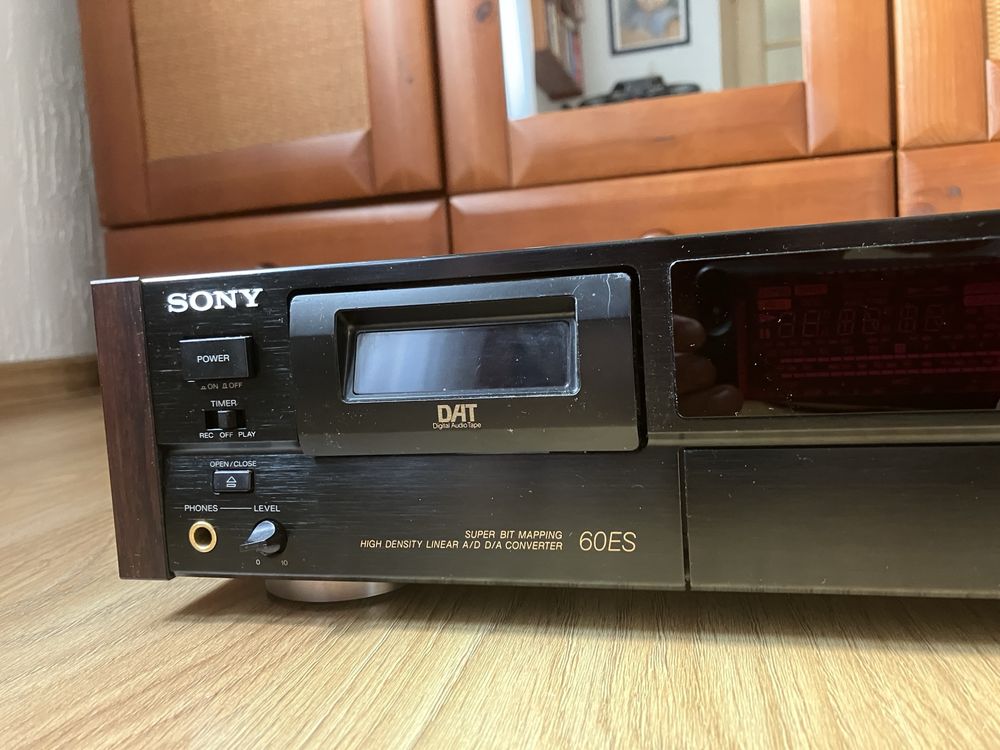 Magnetofon DAT Sony DTC-60ES, komplet dla kolekcjonera, jak nowy!