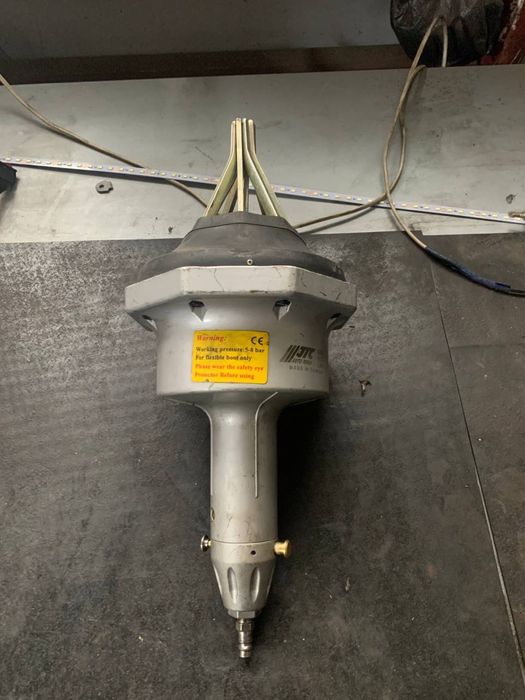 Съемник пыльников ШРУСа пневматический