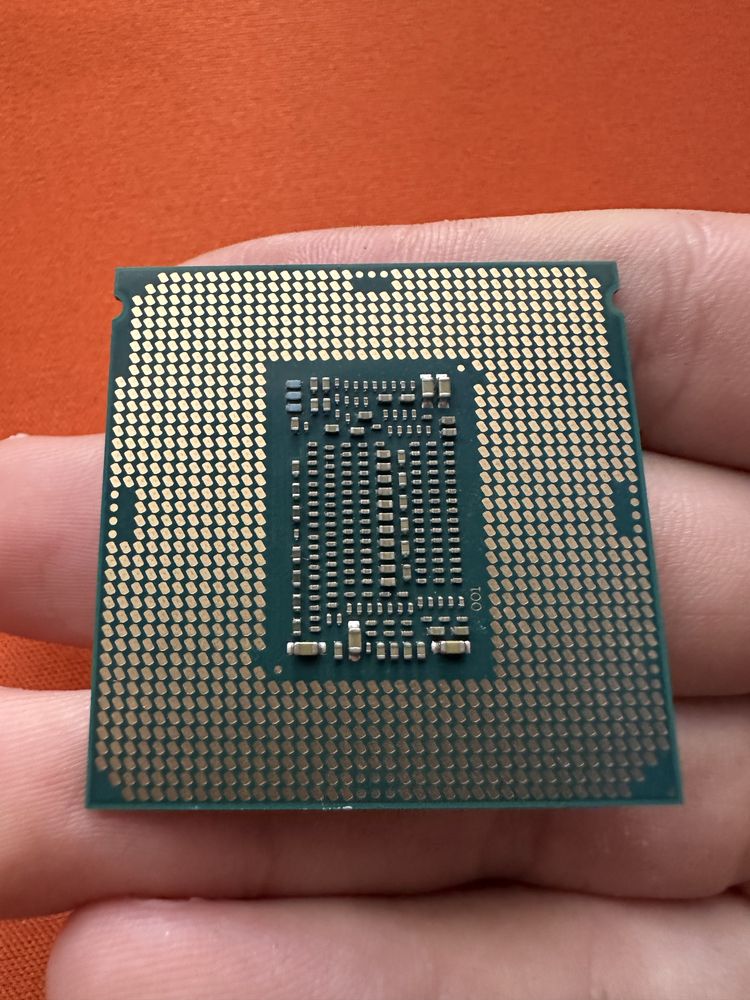 Процесор intel i5 9400f