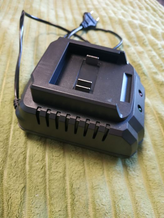 Зарядний пристрій