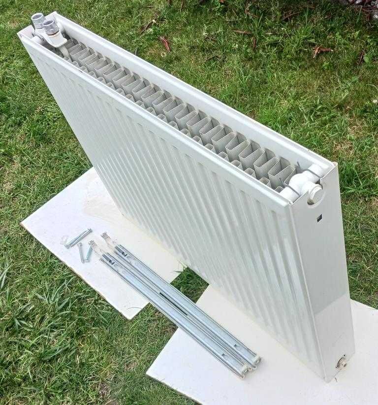 Grzejnik z podłączeniem dolnym dwupłytowy PURMO CV22 600x800 wys60cm