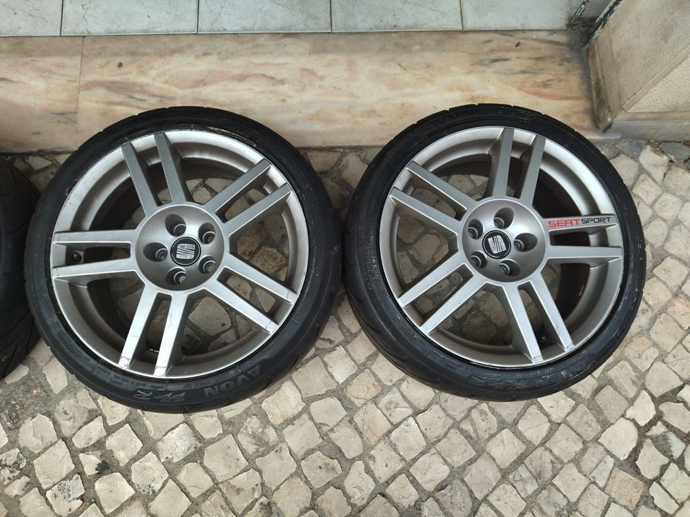 Jantes Seat Leon Cupra LCR 17" furação 5x100 com pneus Troco