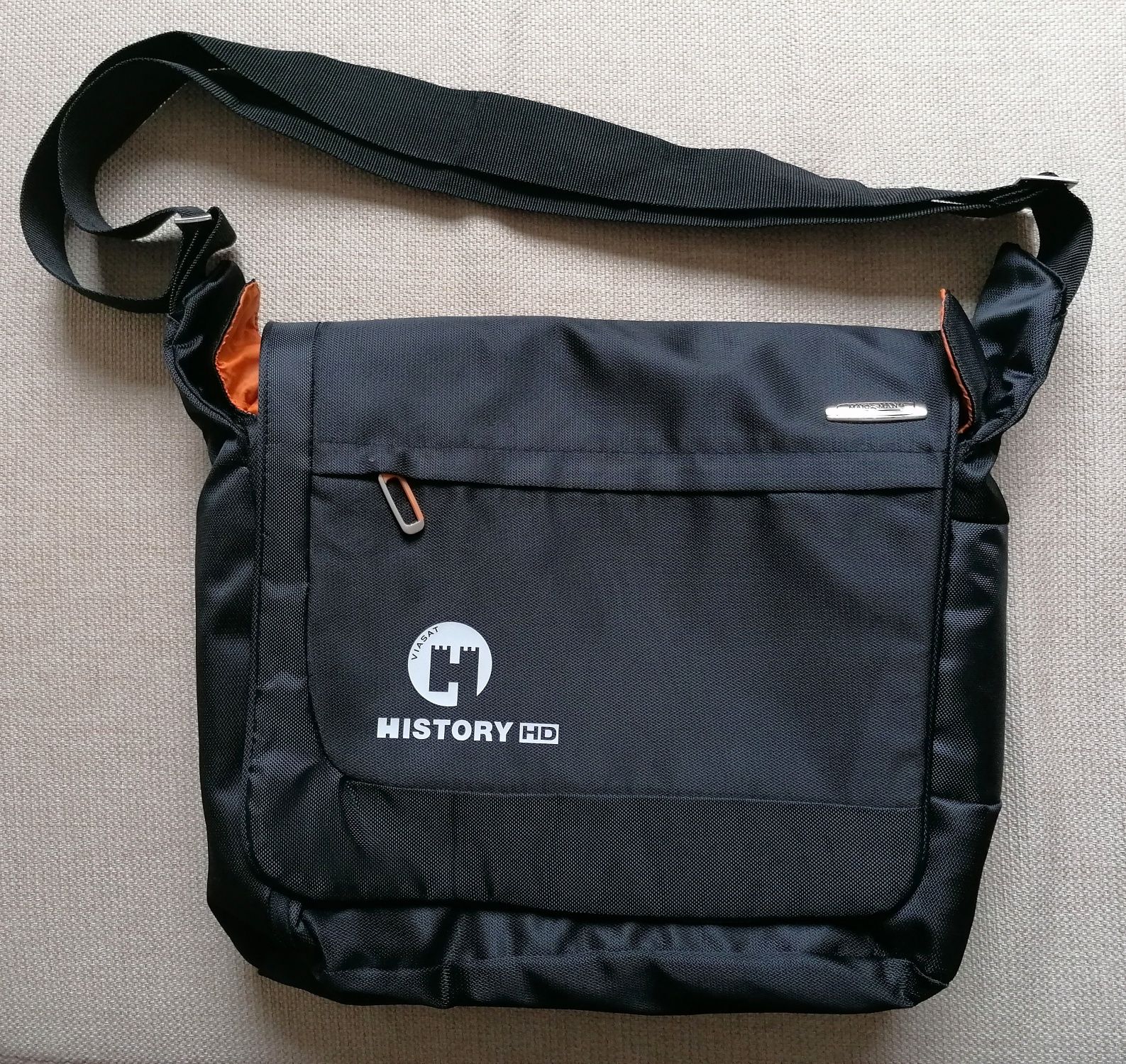 Torba na laptopa i materiały biurowe