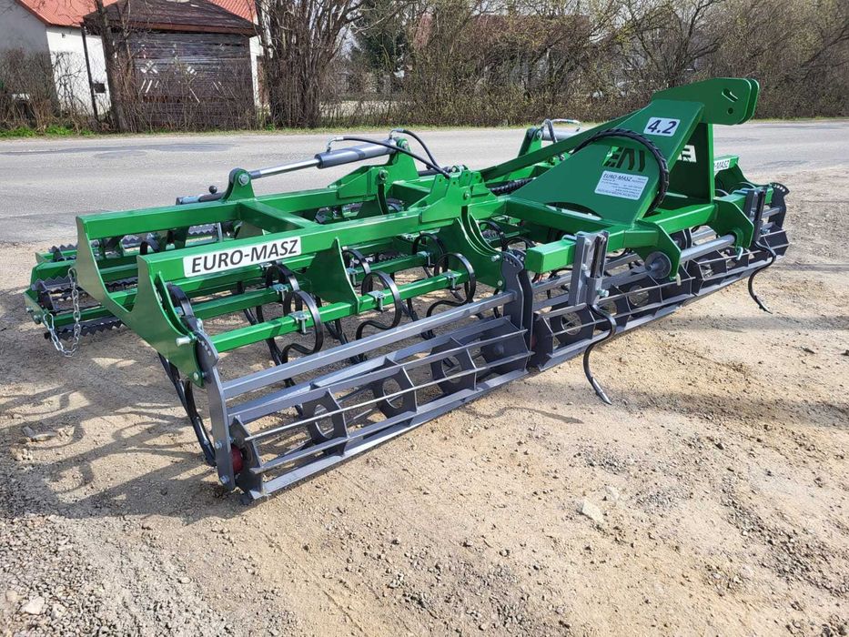 agregat uprawowy/ zęby s/ uprawowo przedsiewny/ składany hydraulicznie