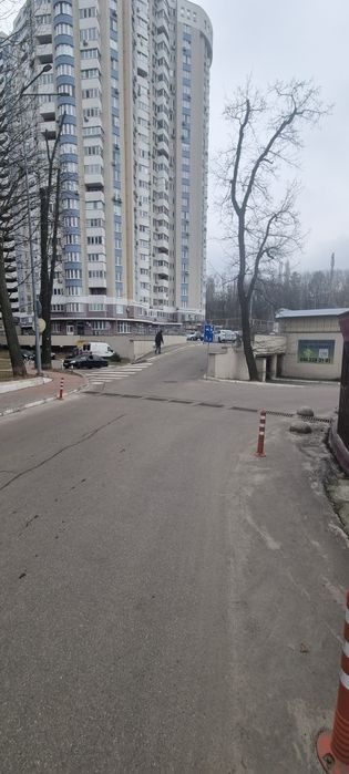 Аренда  подземного паркига м.Дорогожичи-м.Сырец. Рижская 73г,  4500грн