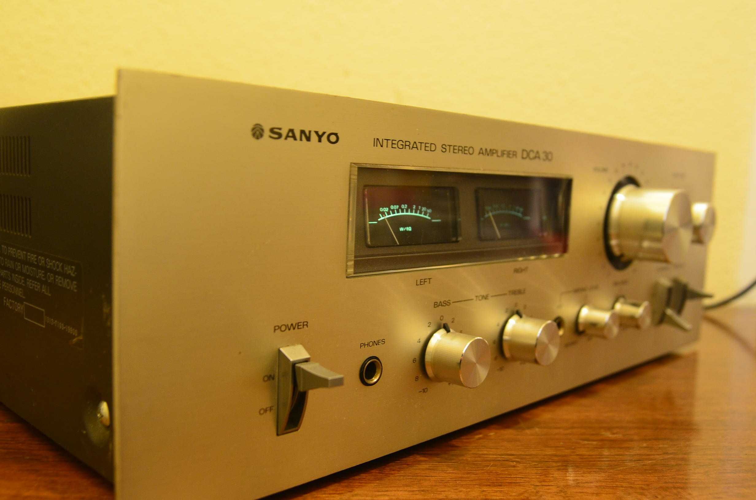 Amplificador Sanyo DCA 30