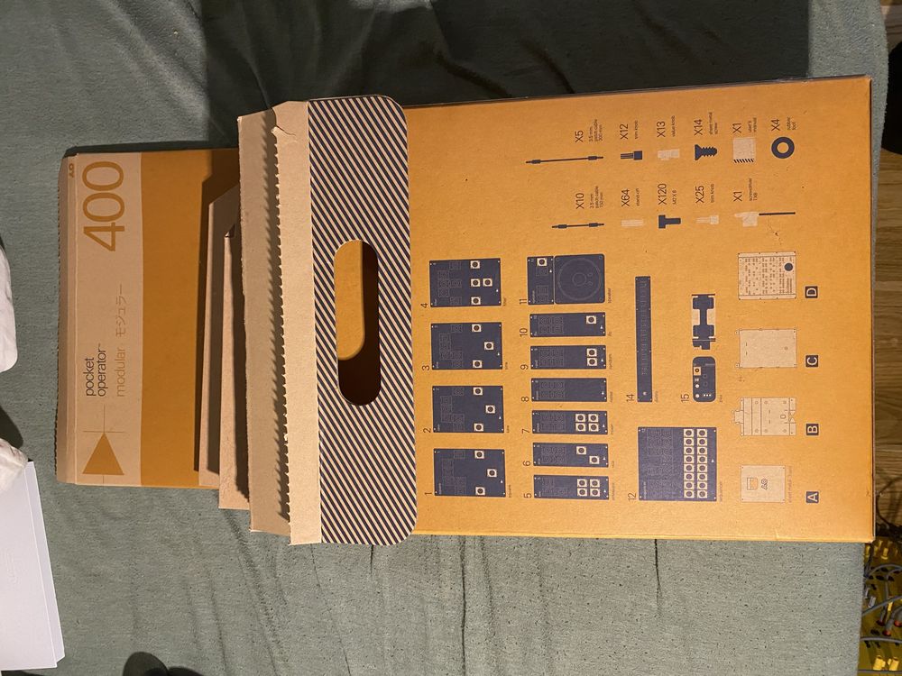 Teenage engineering syntezator analogowy