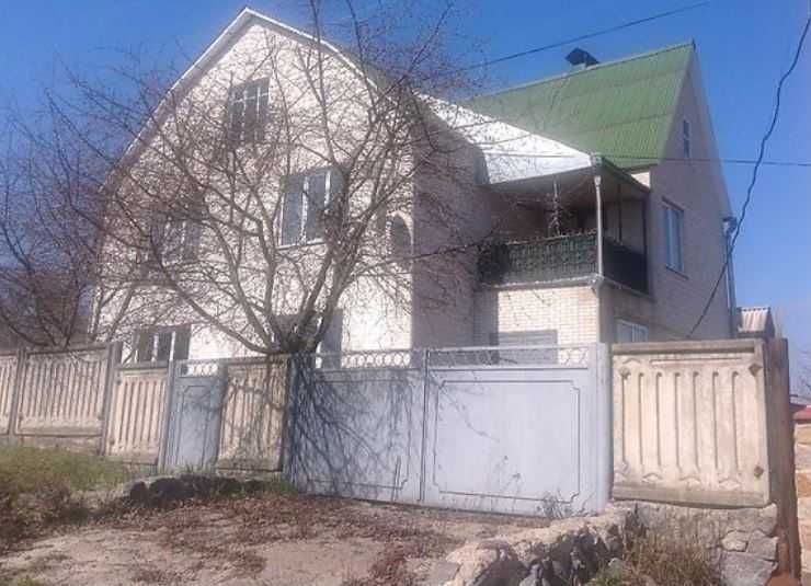 Продам дом общей площадью 260 м.кв. г. Хмельник