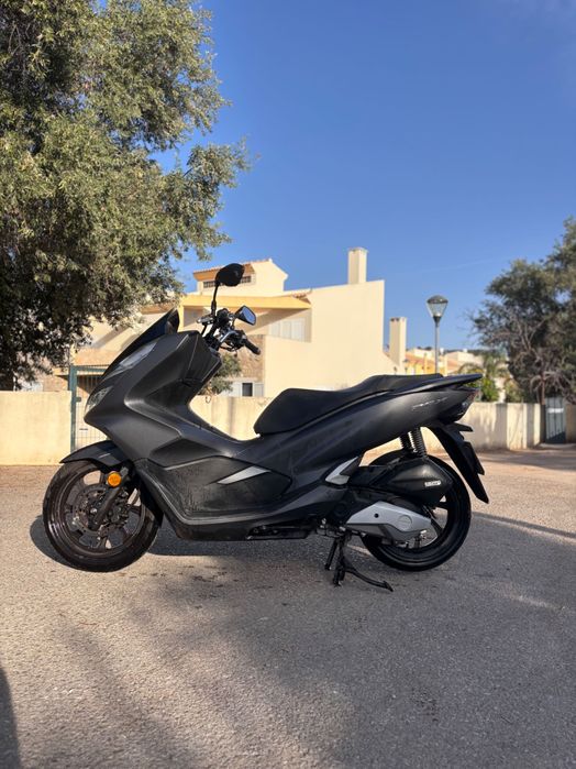 Rent/Aluguer de Honda PCX 125 cc