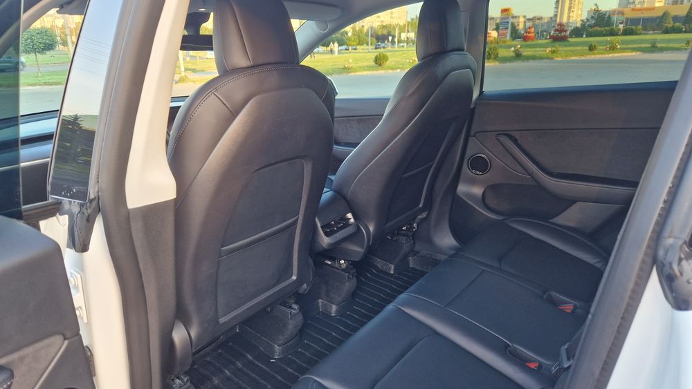 Tesla model Y Performance