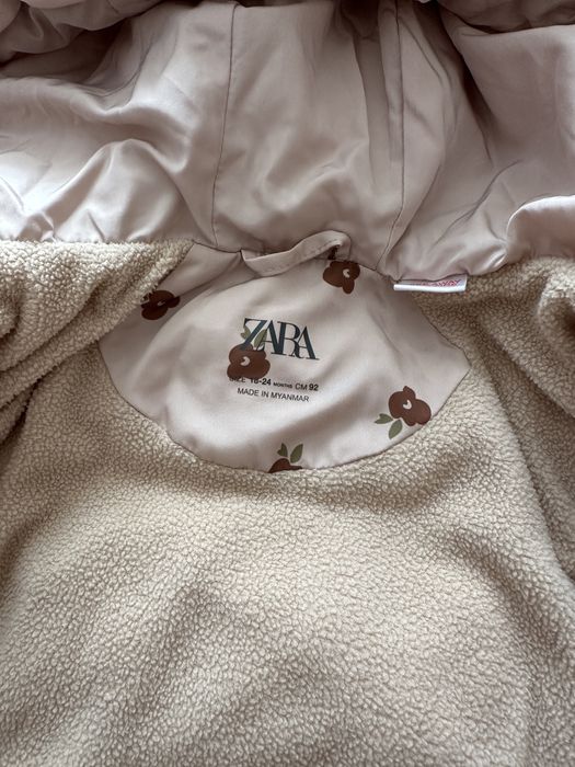 Куртка Zara для дівчинки 92 розмір